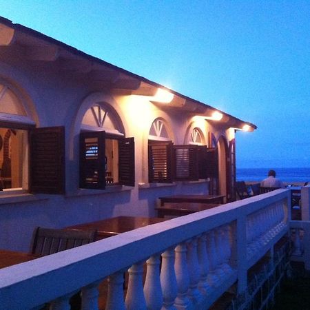 Round House Hotell Bathsheba Exteriör bild