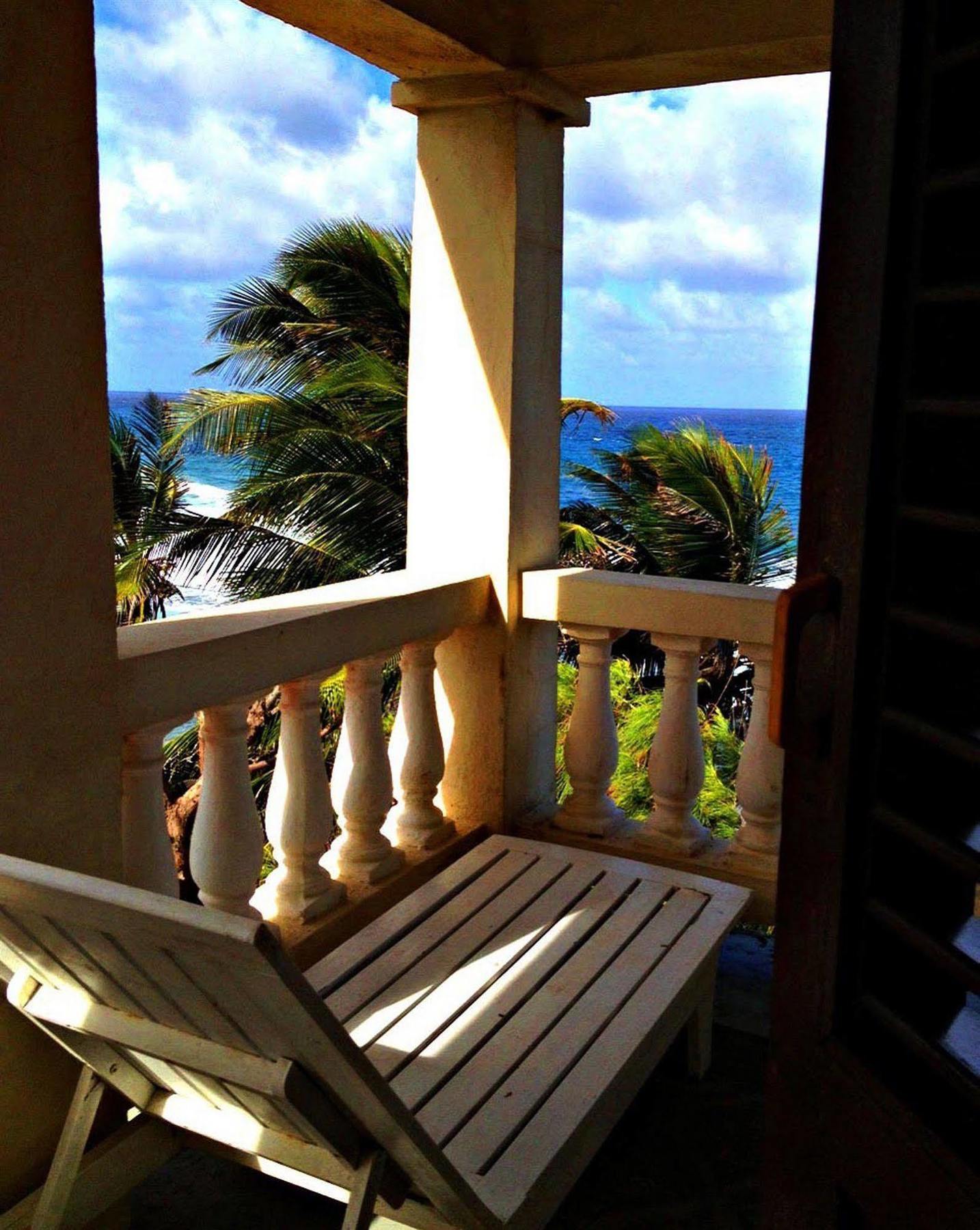 Round House Hotell Bathsheba Exteriör bild