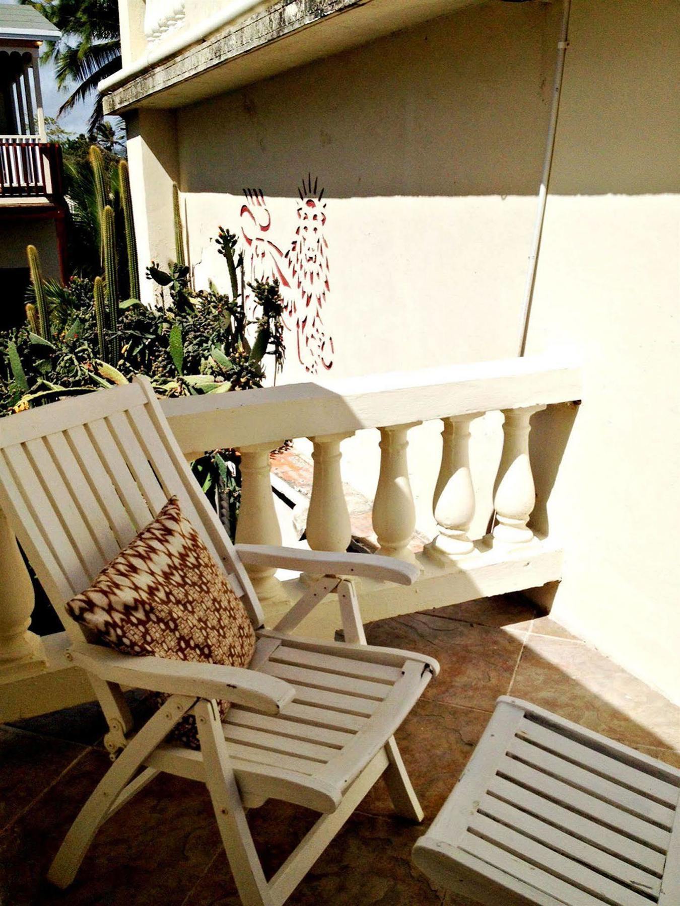 Round House Hotell Bathsheba Exteriör bild
